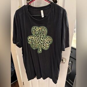 Clover leopard graphic tee XL